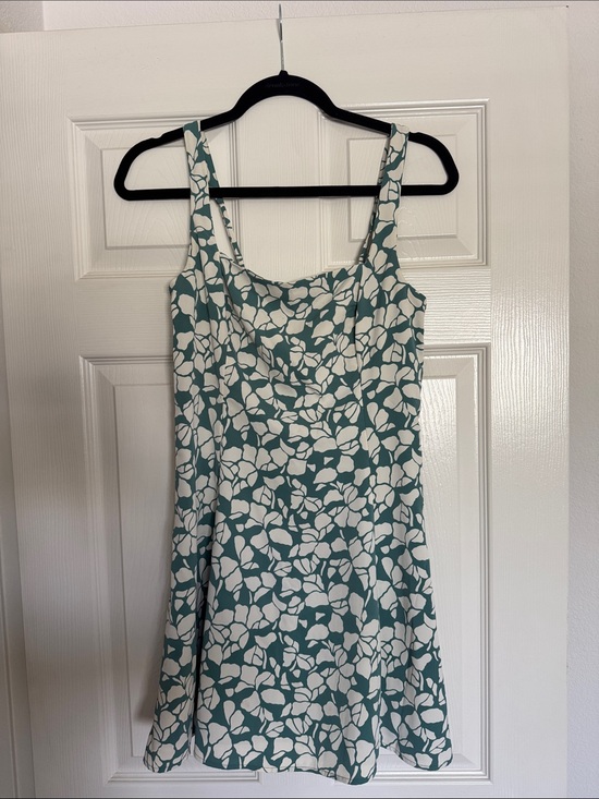 Dresses & Skirts - Abercrombie Sleeveless Green and White Floral A-Line Dress
